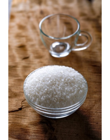 sugar-glass-bowl-wooden-background_54391-750_1103198559